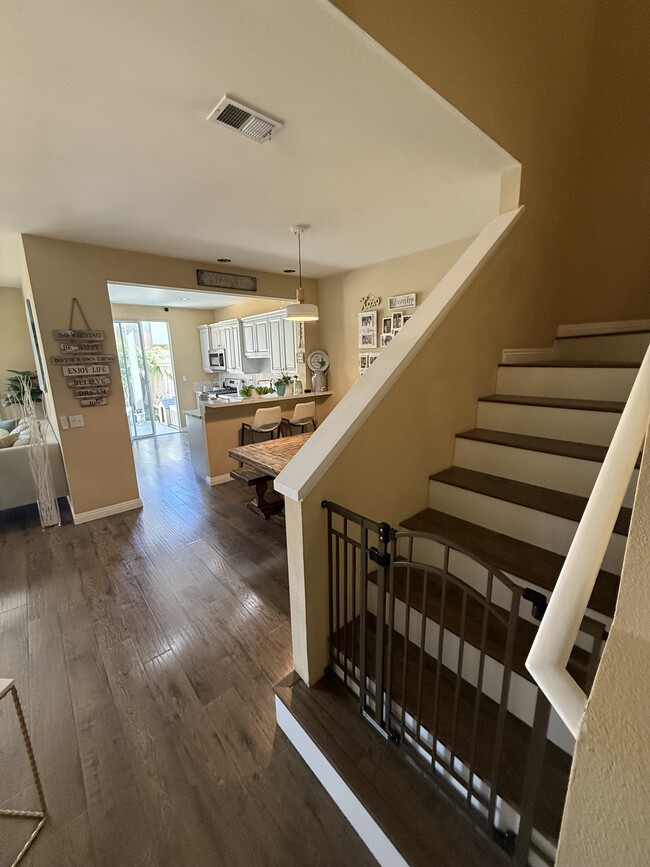 Building Photo - 2204 Lago Ventana