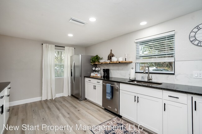 Building Photo - 3 br, 2 bath House - 1012 Gary Ave