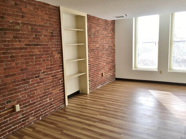 Building Photo - 30 Hanover St