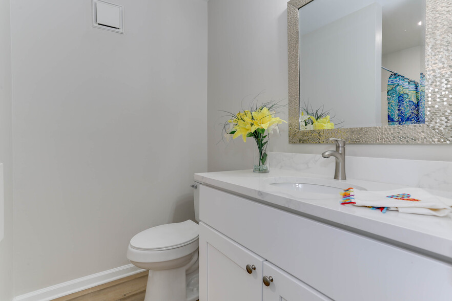 1st Floor Primary Bathroom - 1553 Penrose Arch
