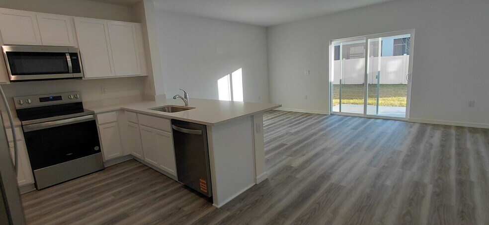 Building Photo - 31268 Paper Birch St