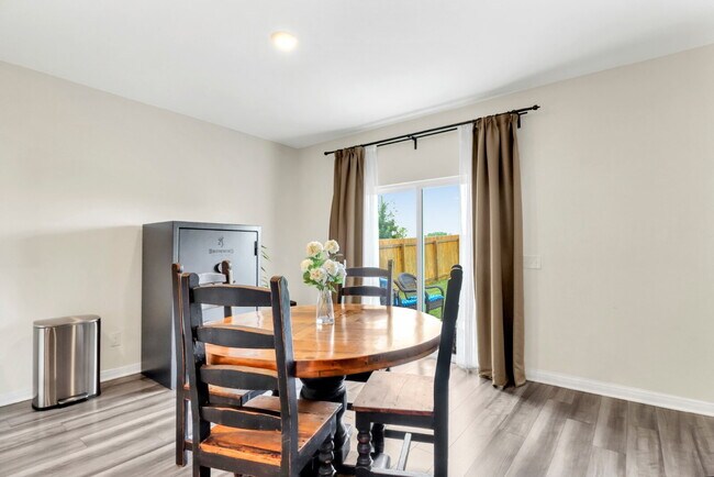 Building Photo - "Spacious 4-Bedroom Retreat with Granite Elegance in San Antonio!"