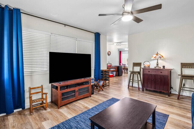 Building Photo - 4780 NE 8th Terrace