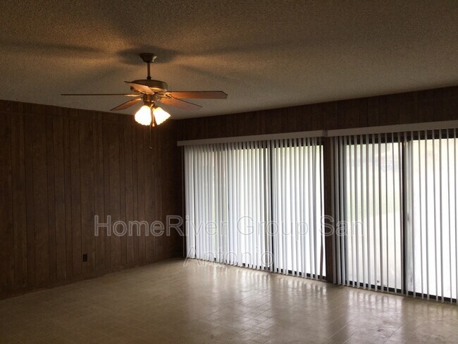Building Photo - 3518 Pinebluff Dr