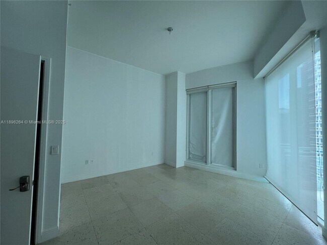 Building Photo - 900 Brickell Key Blvd