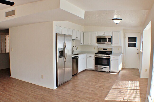 Building Photo - 3 Bedroom, 2 Bath , North-East El Paso Great house located across the street from Terrace Hills M...