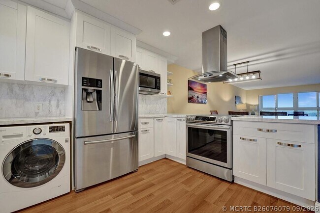 Building Photo - 2829 NE 33rd Ct