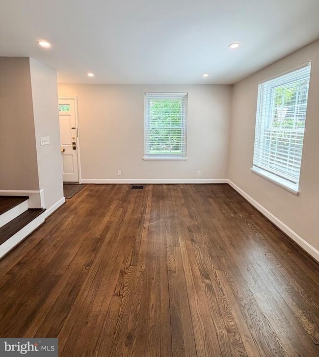 Building Photo - 4800 S 28th St