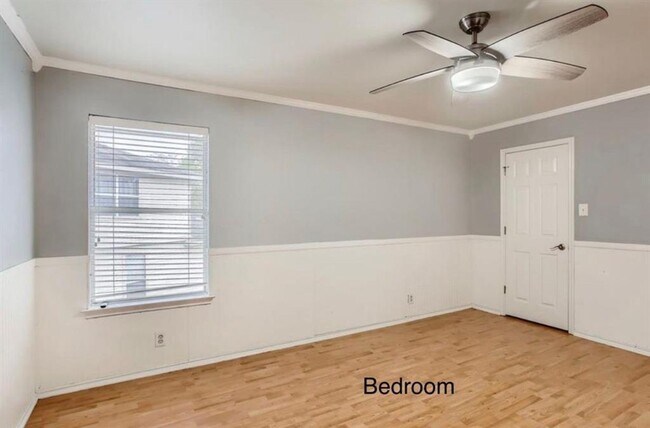 Building Photo - 518 Pecos Cir