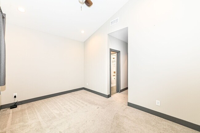 Building Photo - 1515 Olive St