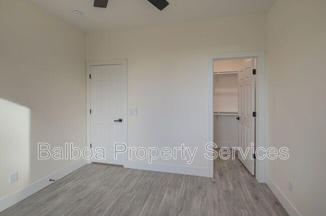 Building Photo - 212 2nd Ave E