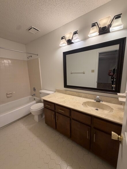 Primary bath - 3093 Littlefield Cv