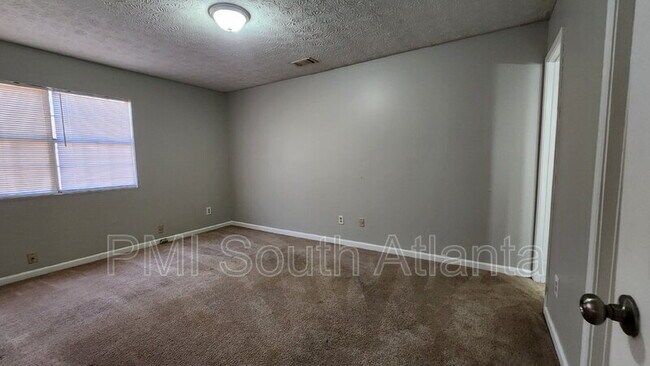 Building Photo - 5426 Glen Haven Dr