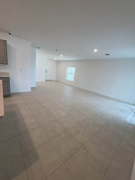 Building Photo - 76 Citrine Lp