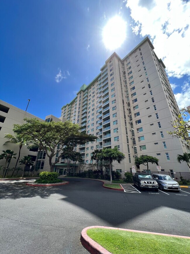 Building Photo - Country Club Village 6 - 2 Bedroom 1.5 Bat...