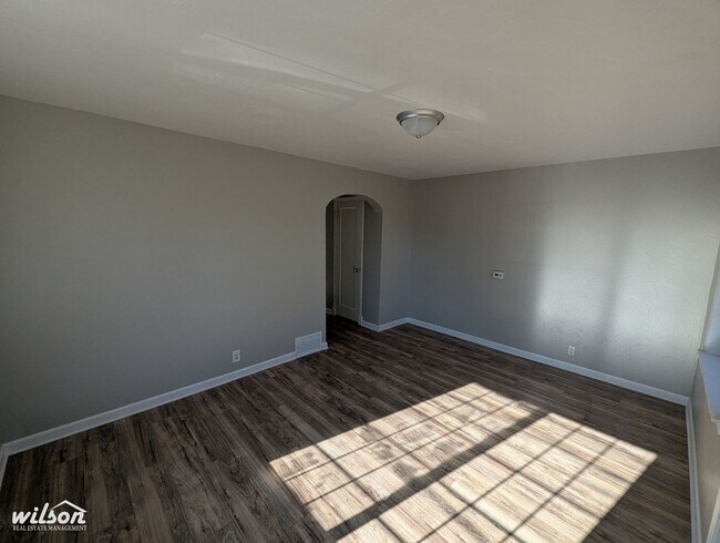 Building Photo - 2132 Porter St