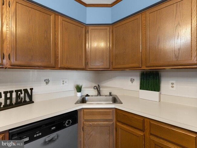 Building Photo - 8792 Grasmere Ct