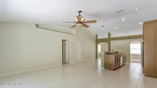 Building Photo - 13031 Chets Creek Dr N