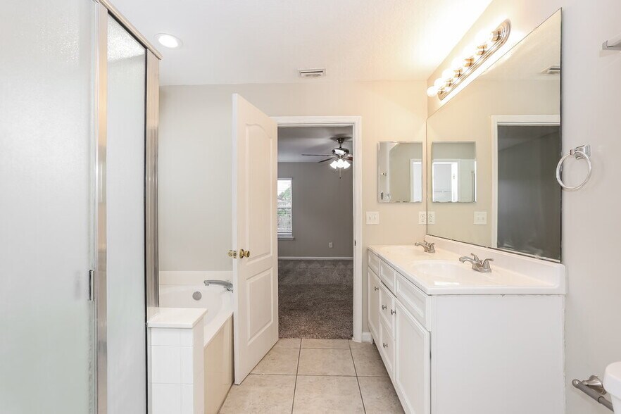 Building Photo - 3021 Captiva Bluff Cir