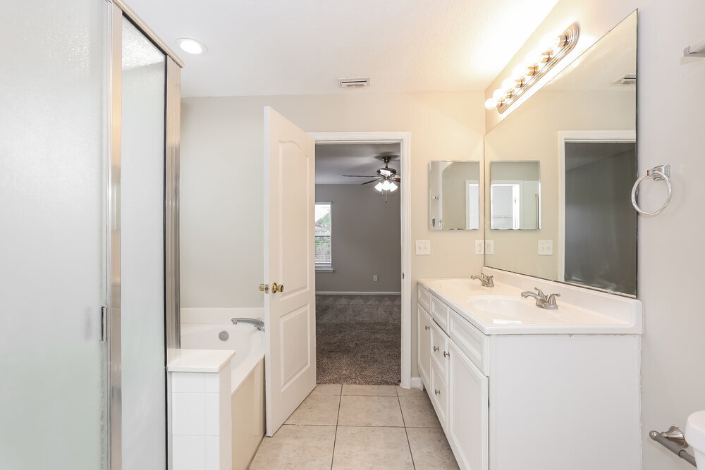 Building Photo - 3021 Captiva Bluff Cir