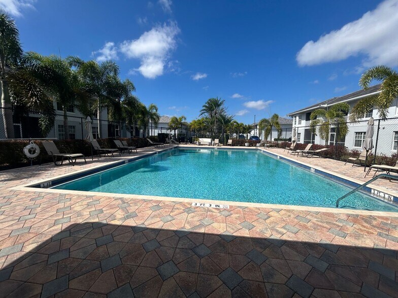 Building Photo - 8424 Bernwood Cove Loop