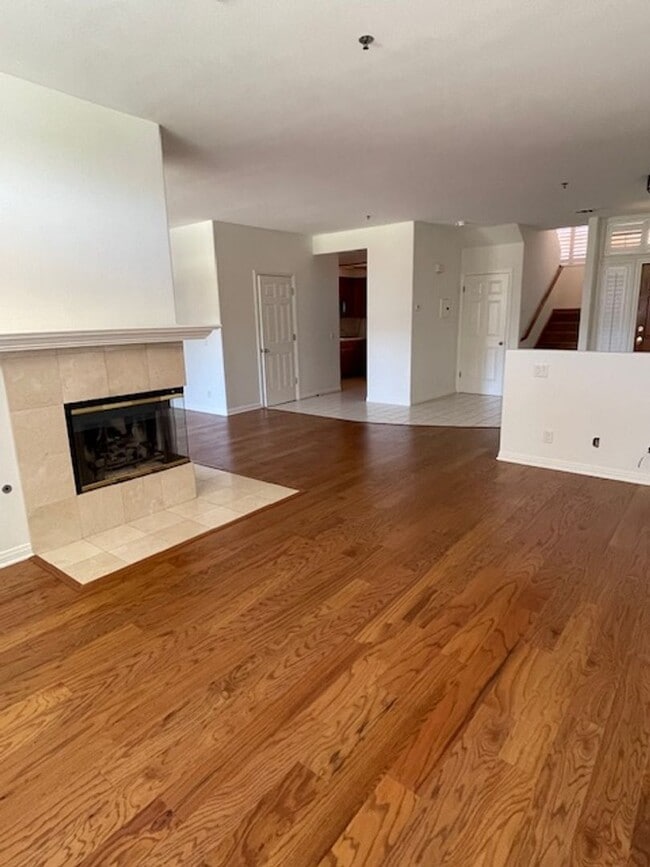 Building Photo - Quaint Gated Community near Pacific View Mall