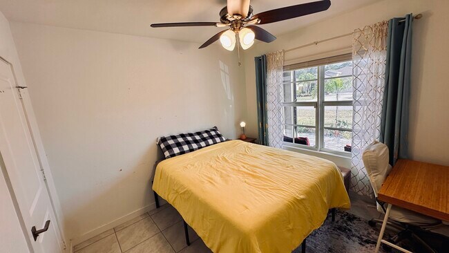 Building Photo - 3869 SE Lee St