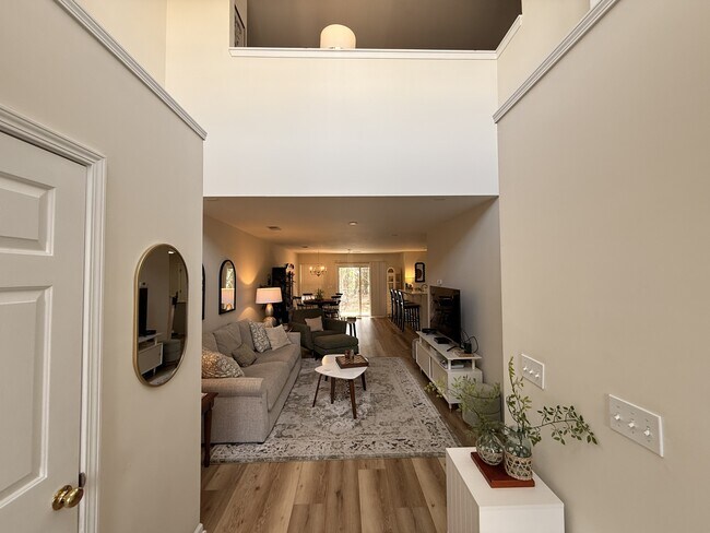 Building Photo - 1104 Harvester Cir