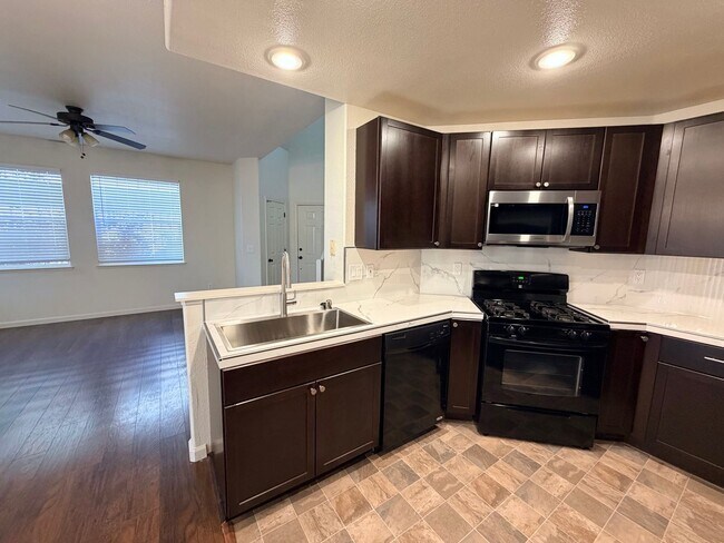 Building Photo - 5704 Golden Eagle Dr
