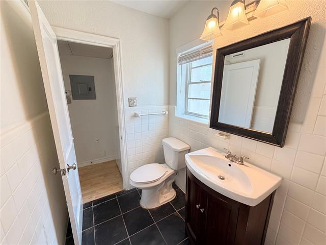 Building Photo - 4101 Douglas Ave