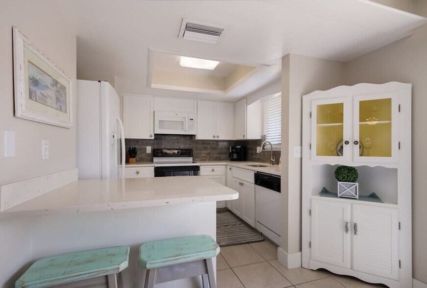 Building Photo - 2515 Avenue B