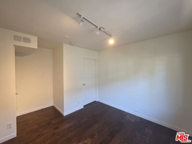 Building Photo - 2241 Branden St