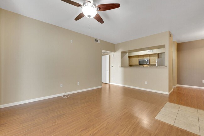 Building Photo - One bedroom condo in gated community