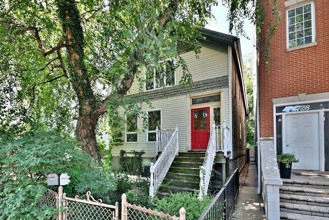 Primary Photo - 2724 N Racine Ave