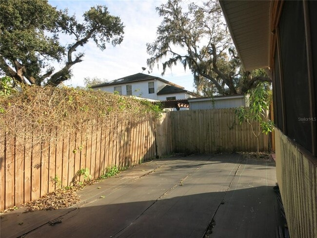 Building Photo - 8113 N Rome Ave