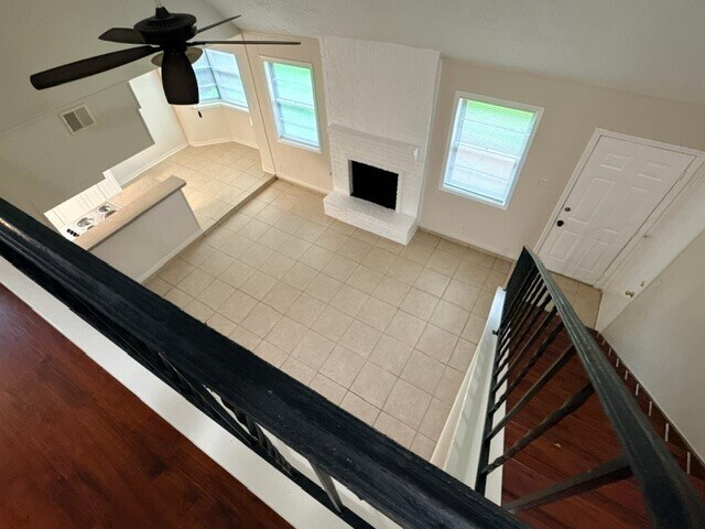 Building Photo - 6627 Krause Dr
