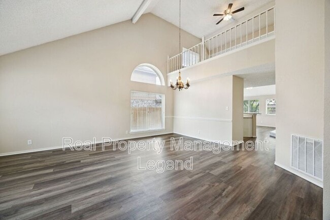 Building Photo - 817 Sewell Dr
