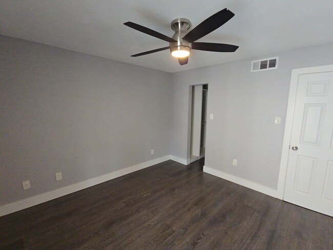 Building Photo - 10101 S Gessner Rd