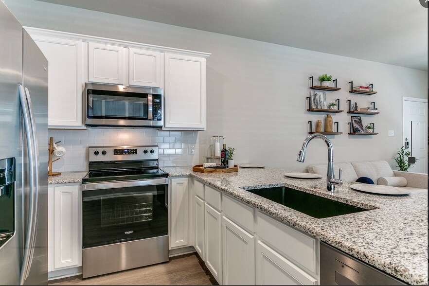 Building Photo - 5401 Barlean Rnch