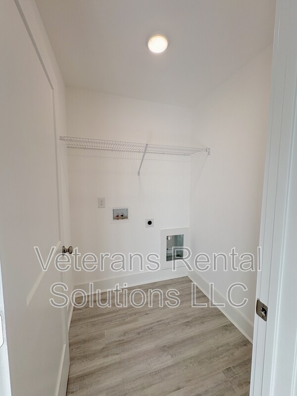 Building Photo - 131 Bourbon St