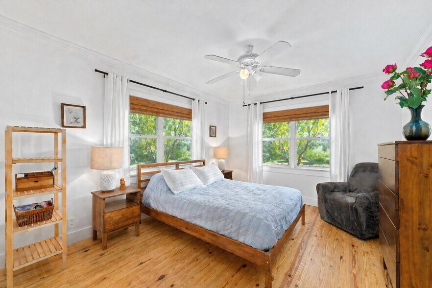 Building Photo - 221 S M St