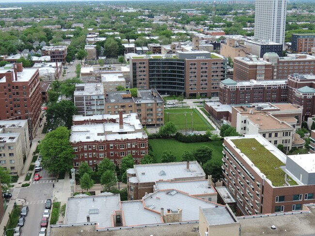 Building Photo - 6301 N Sheridan Rd