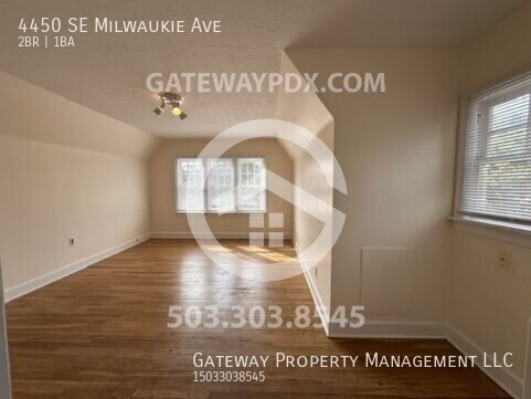 Building Photo - 4450 SE Milwaukie Ave