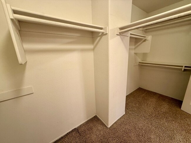 Building Photo - Scripps 3br plus loft garage yard granite kitchen TEXT 858-774-1574