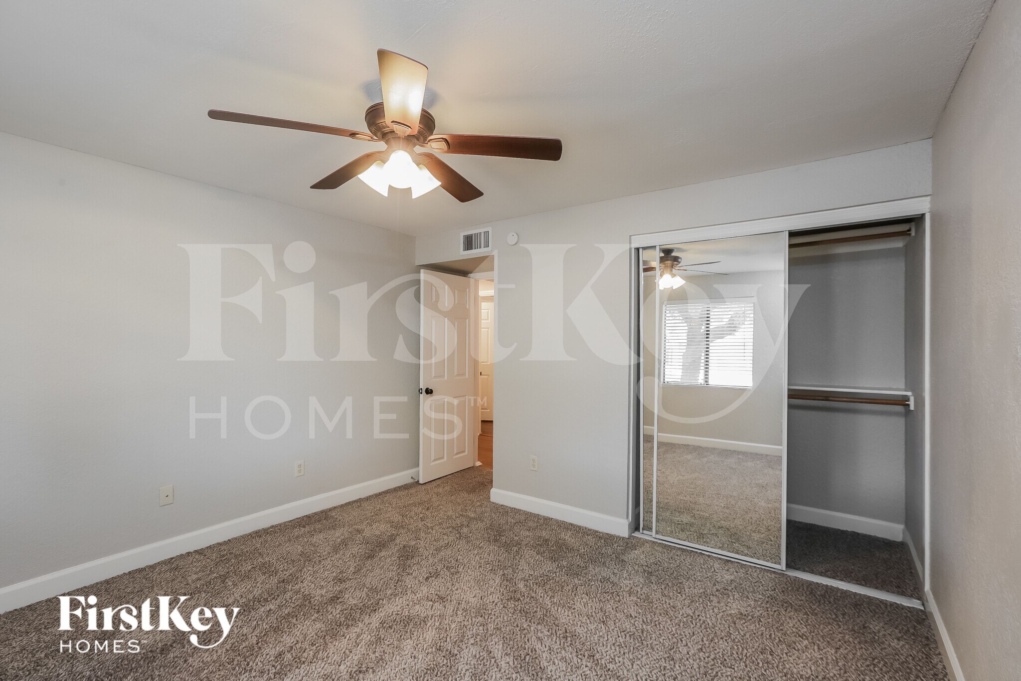 Building Photo - 3827 E Friess Dr