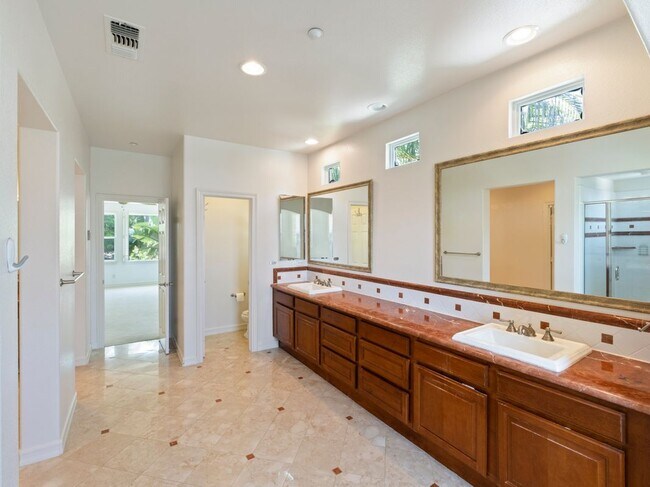 Building Photo - 5250 Coleridge Ct