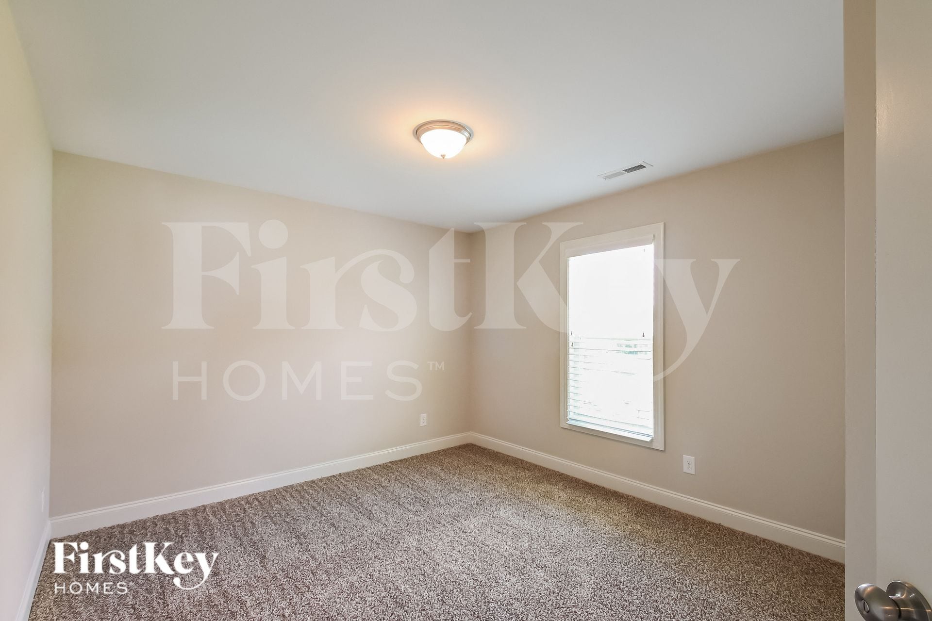 Building Photo - 92 Squire St