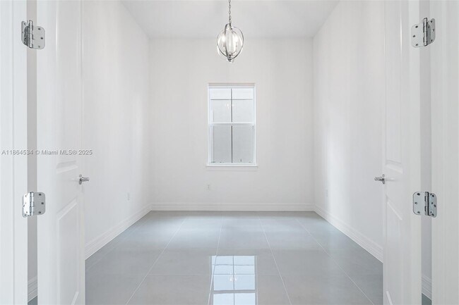 Building Photo - 10444 Northbrook Cir