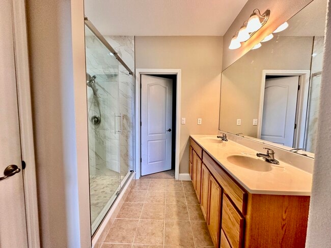 Building Photo - 3900 Playa Del Sol Dr
