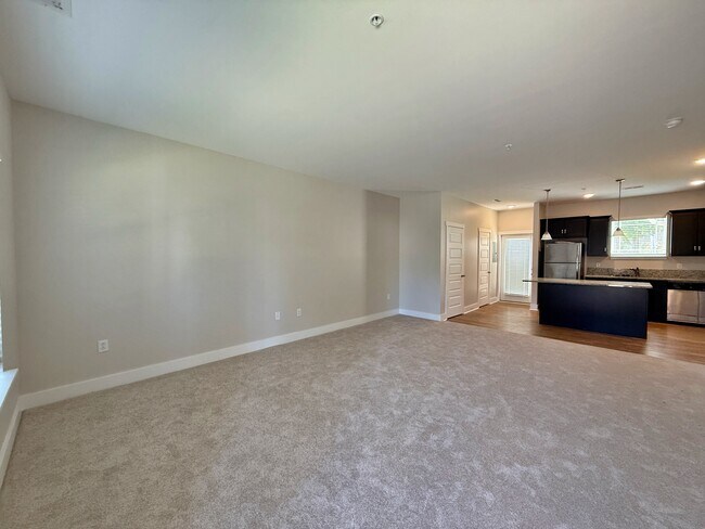 Building Photo - 3010 Bellflower Cir